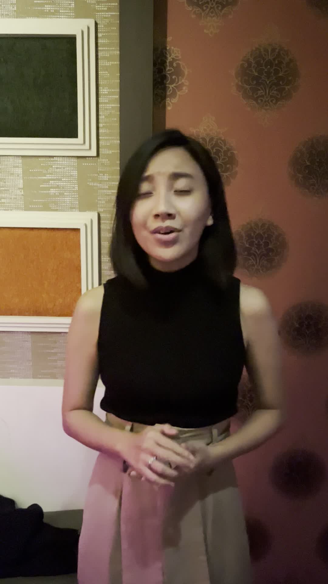 IDOL_XII CLARISTA APRISIA PURNOMO 26 TAHUN JAKARTA HURT CHRISTINA AGUILERA
