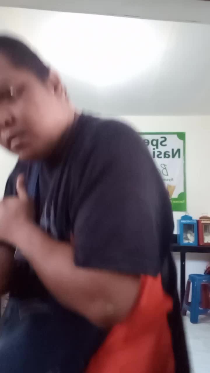 aadduuhhh.....diketawain bini kita...😀