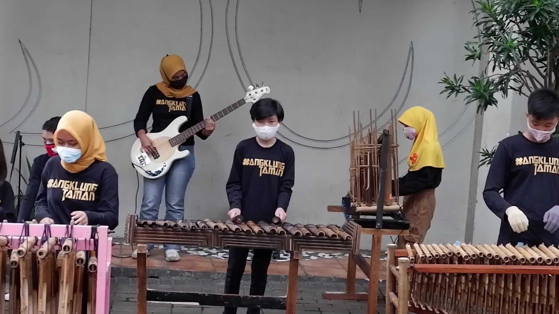 Mobile Legend Bang Bang Music Menu 2.0 x Arrival To Earth Transformers cover Angklung By Angklung.Taman