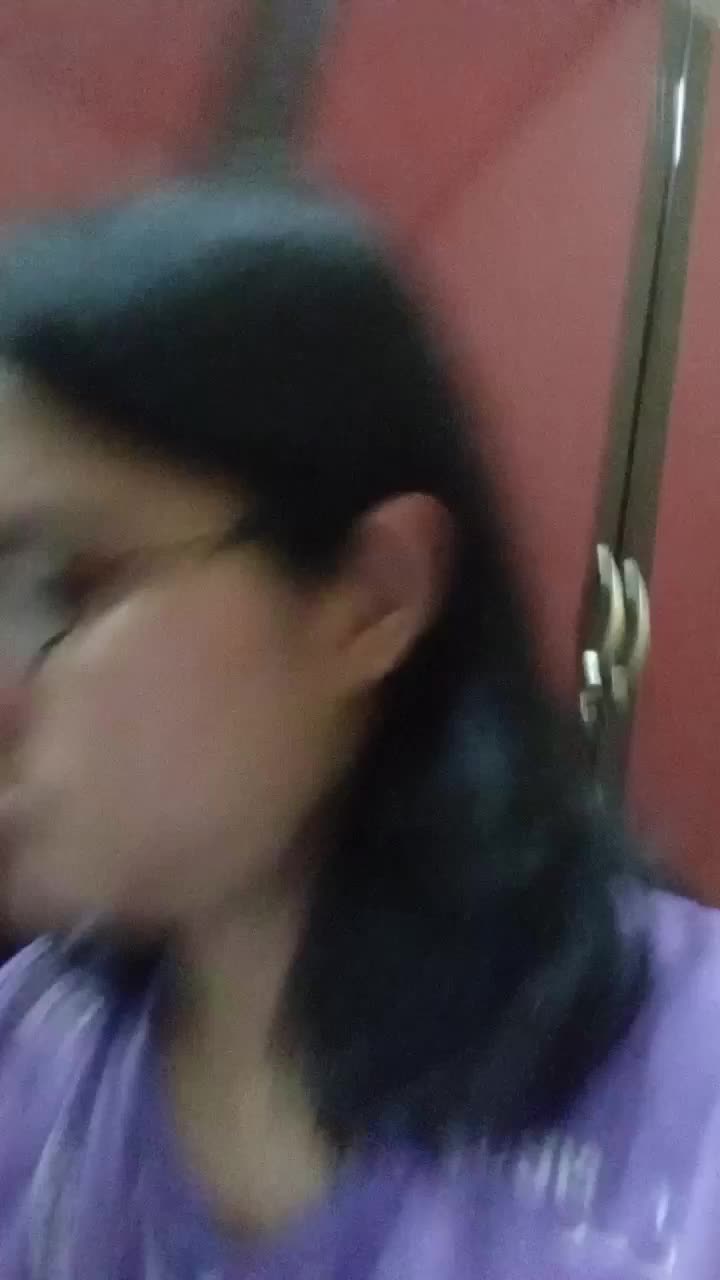 dipake kacamatanya weyyy