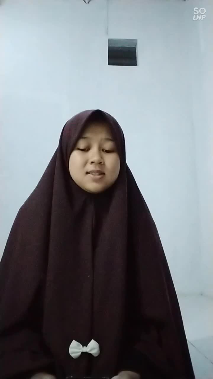 Pramesti Cahya ningrum, asal Lampung, usia 18 tahun,  judul lagu Deen assalam