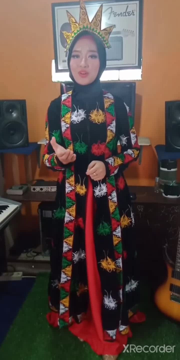 ASSALAMUALAIKUM WR WB🙏 NAMA:ANGGI FEBRIANTI ASAL PROVINSI:ACEH (BENERMERIAH)