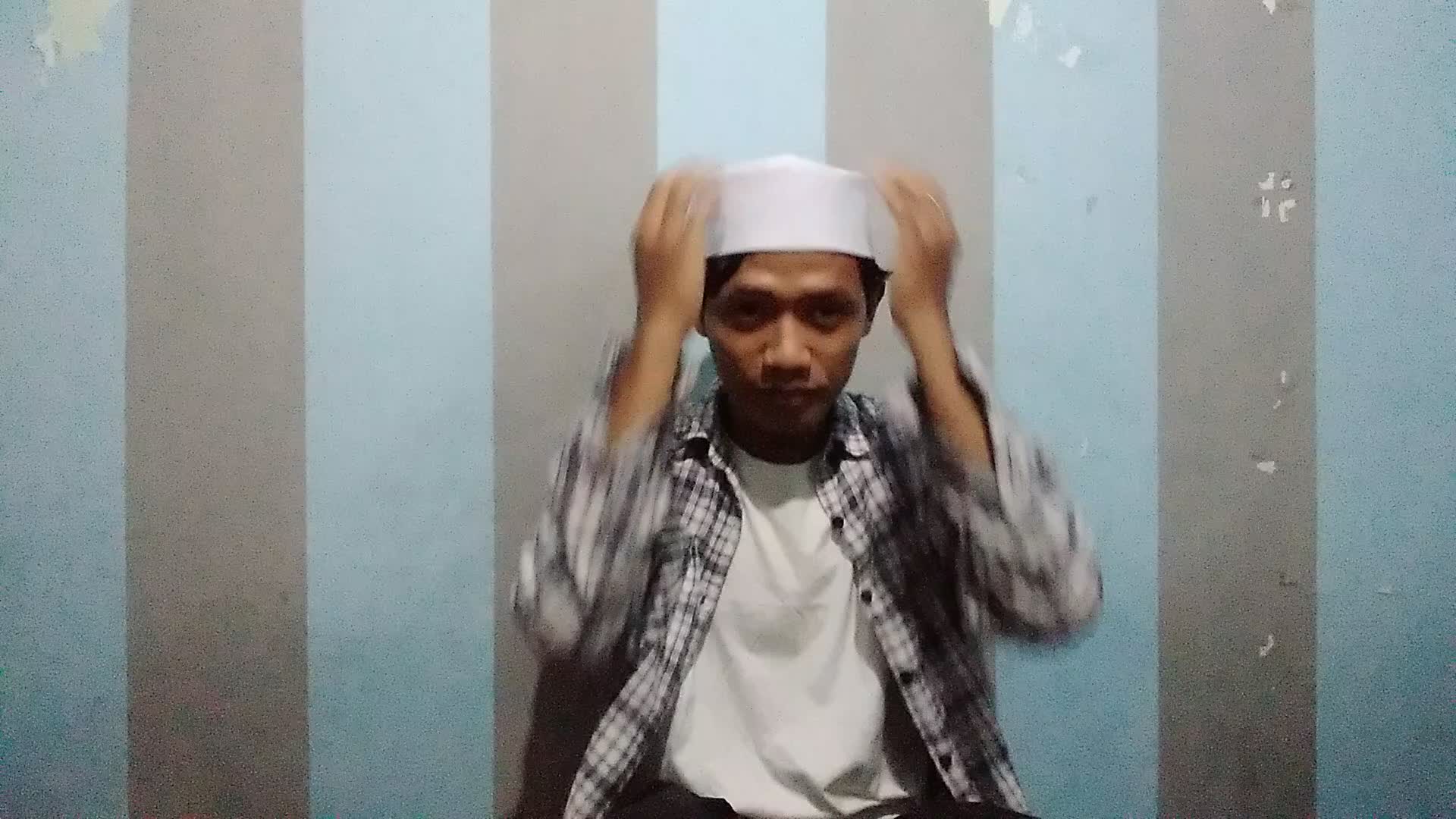 [TV Sebelah Nyesel Nolak Gue] wkwk canda, mampir ige deh coba biar lebih kenal @ariqbaale #OnlineAuditionRisingStarIndonesiaDangdut 