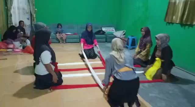 Latihan tari selendang