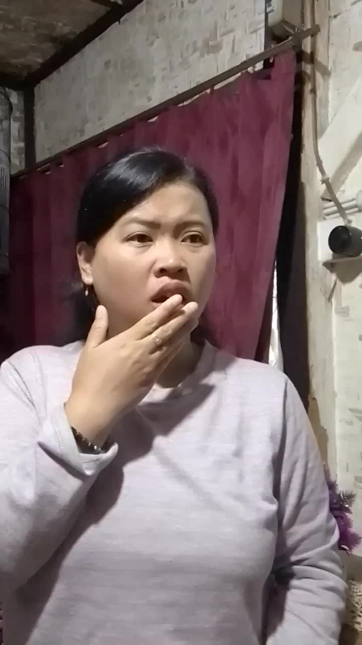 jadi ini ciuman pertama gue dong