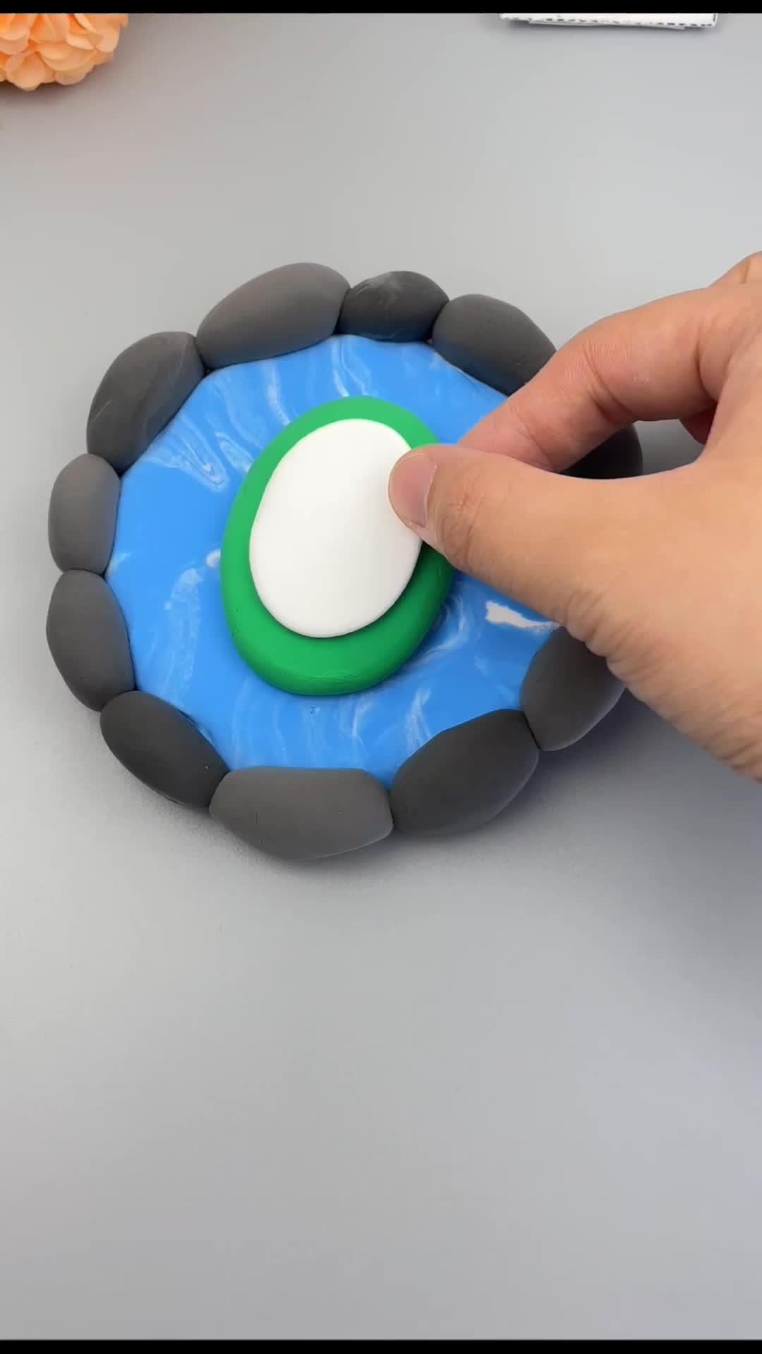 Cara membuat pajangan kodok dengan clay