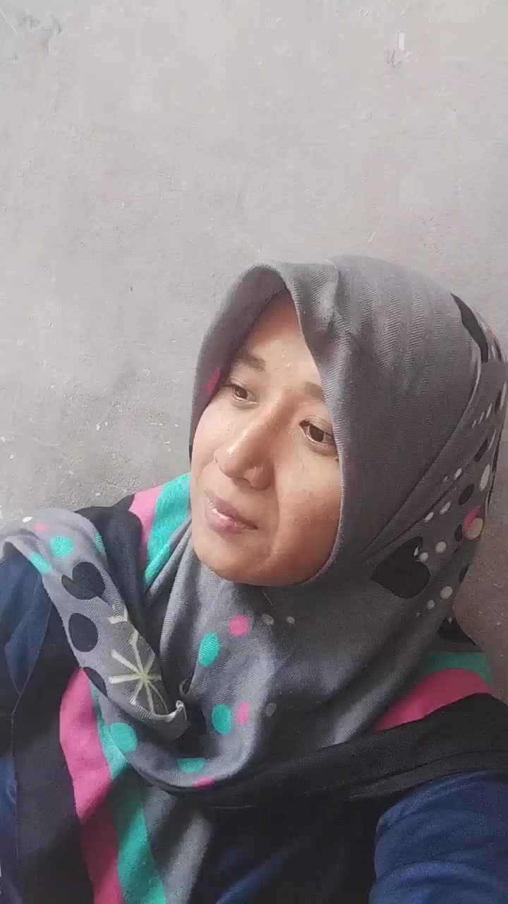 mau ngutang tp sambil ketawa. 🤣🤣🤣