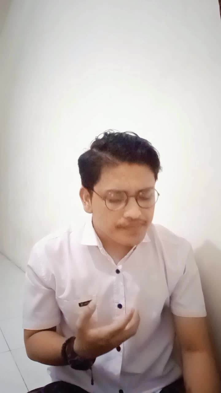 assalamualaikum wr wb halo perkenalkan nama saya Ilmi asli saya dari Cigugur Pangandaran . sedang mngembang pendidikan kuliah di Tasikmalaya
