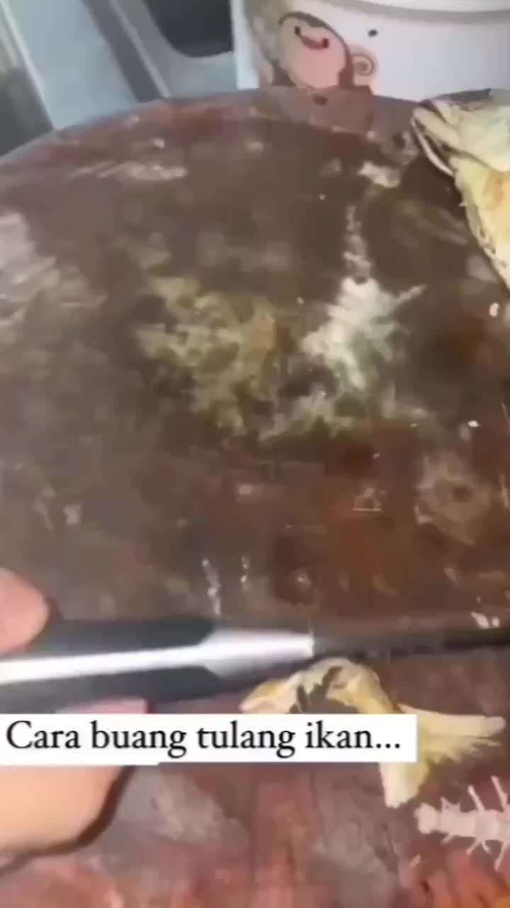 Cara Membuang Tulang Ikan