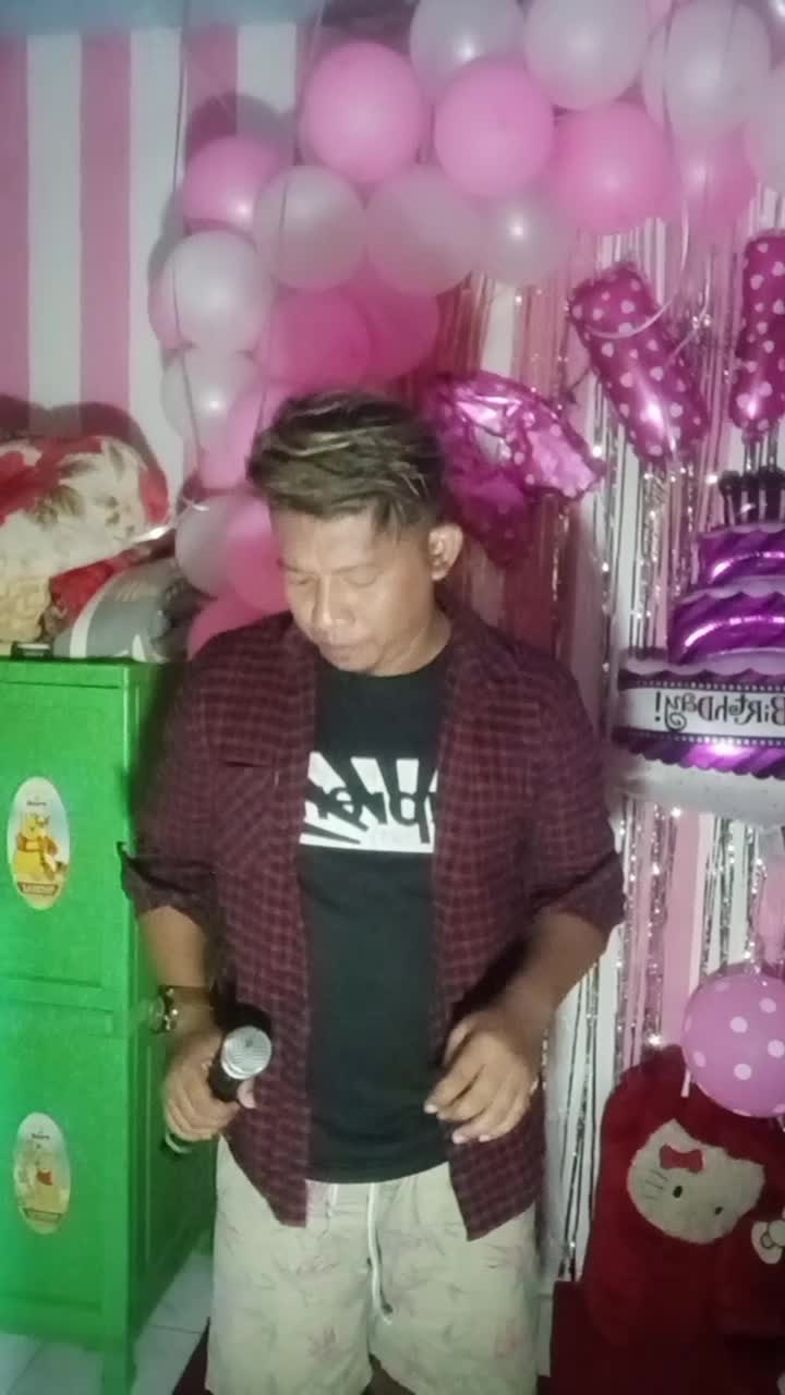nama kamaruddin  asal papua nabire  lagu biarlah merana di cover oleh reza zakaria  dan di cover kembali oleh saya sendiri 