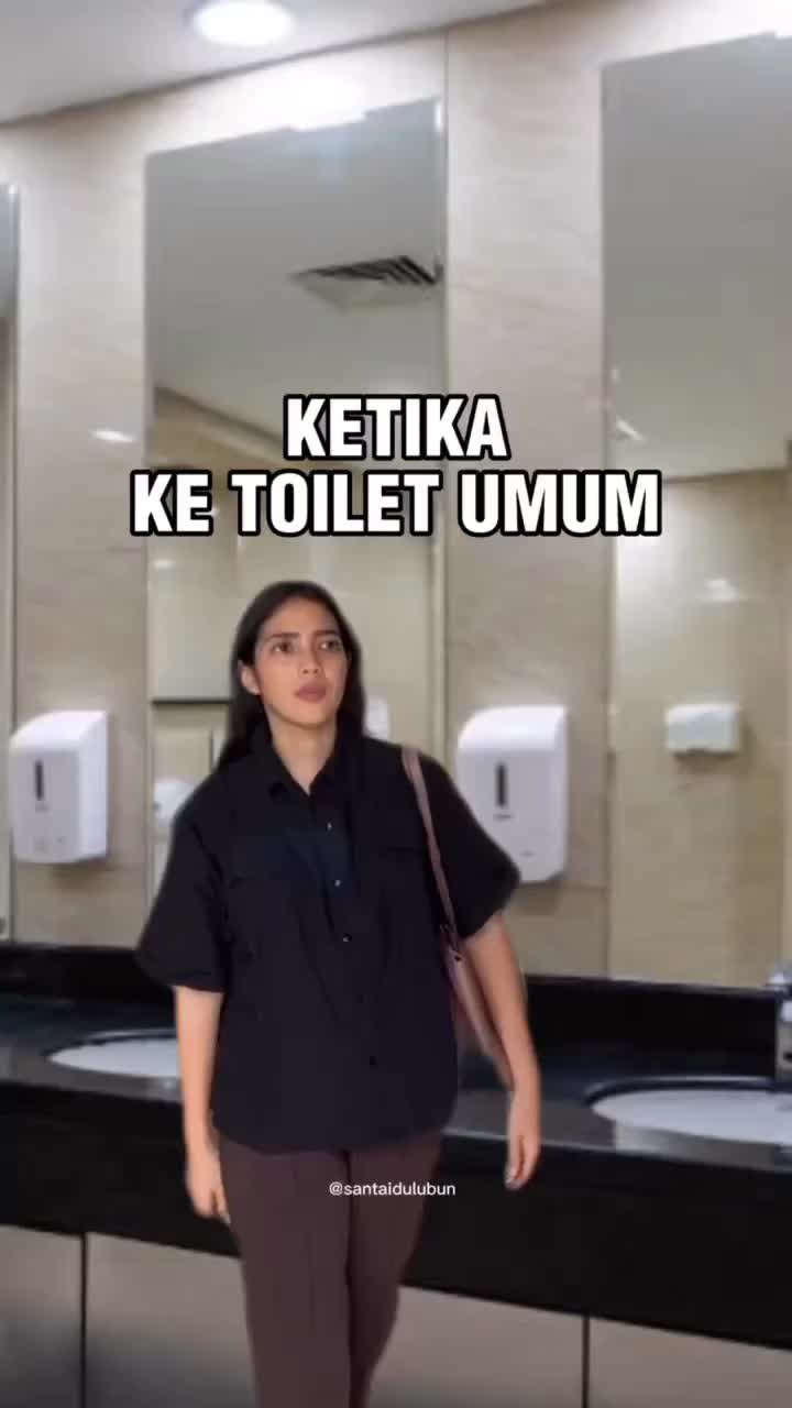 Toilet umum yang ketutup itu, plot twist banget pasti