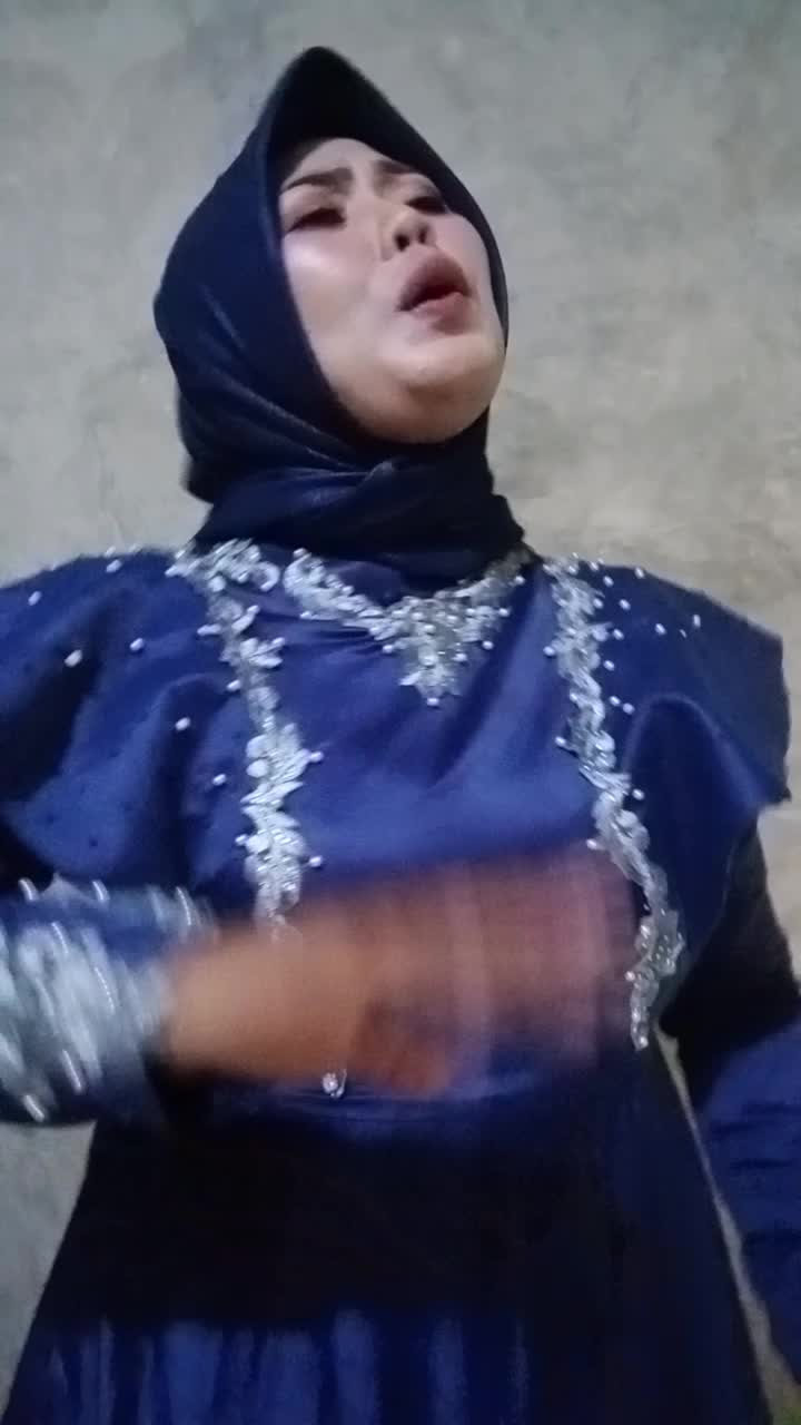 assalamu'alaikum wr..wb🙏 Nama:Khoirunnisa,umur:26thn,Asal:JaBar,Hobi,menyanyi,Pekerjaan,BekerjadiPT.KBN,danjugaberdagangonline,