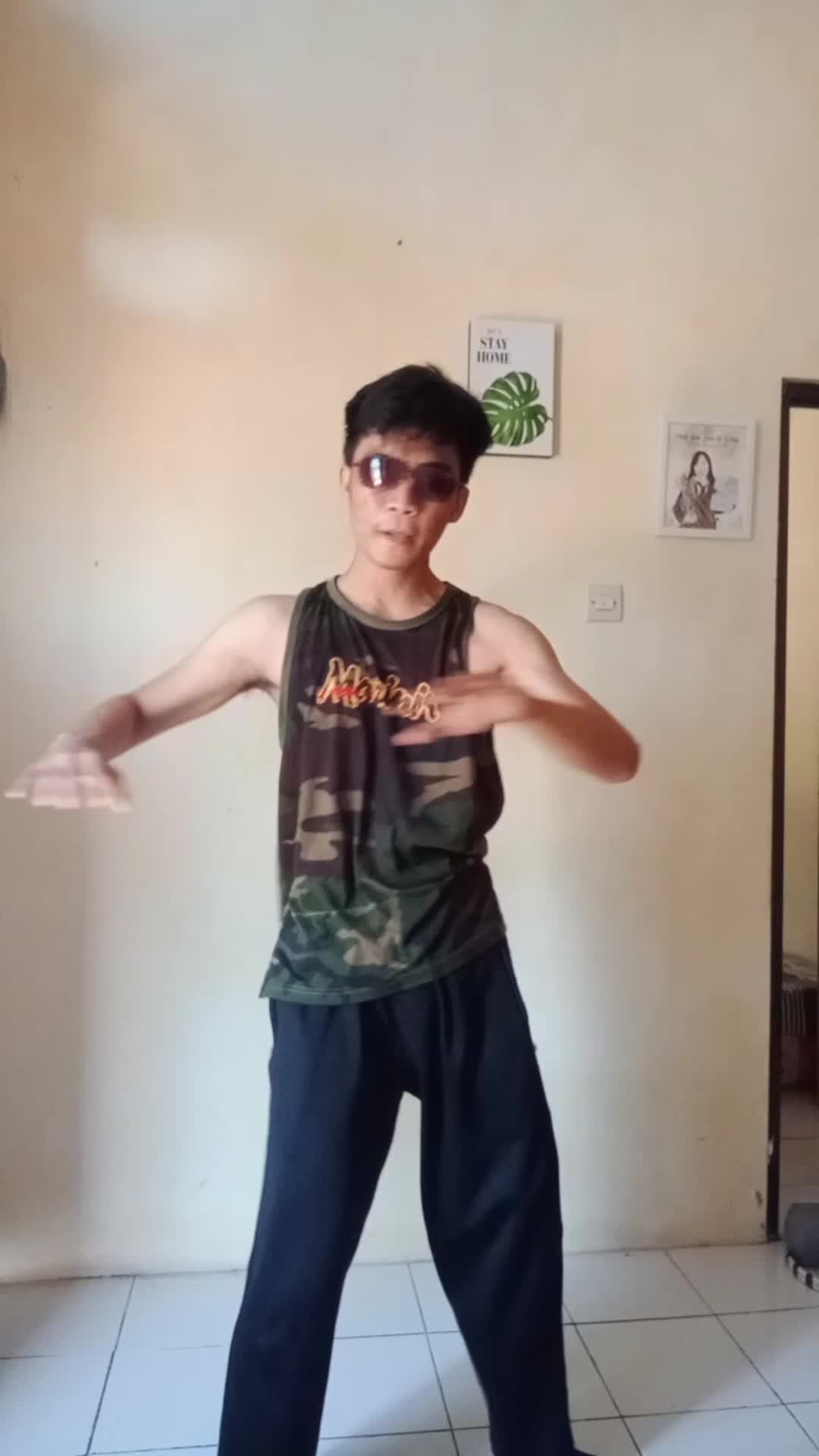 Manusia Lentur - Bobby Rizky (Music : Scream by Michael Jackson) 