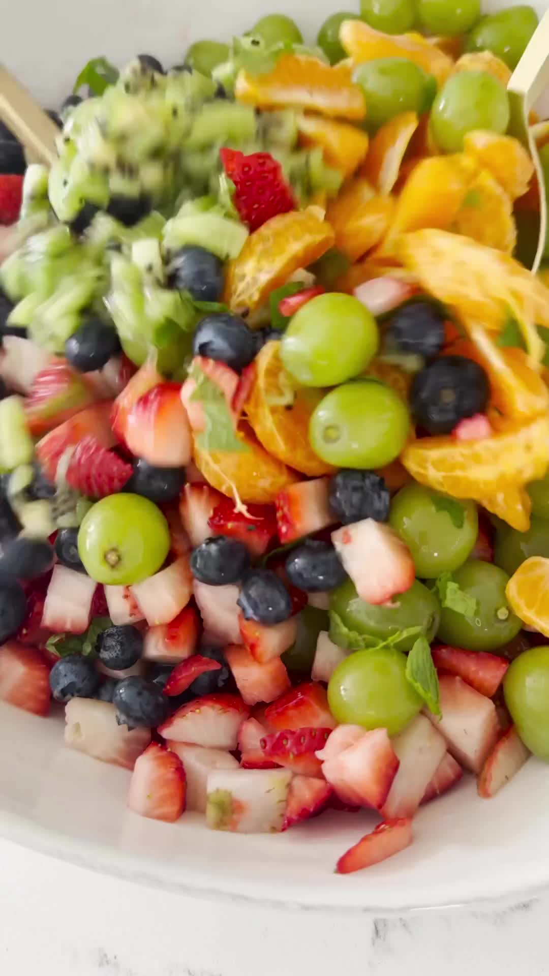 Siapa suka salad buah??