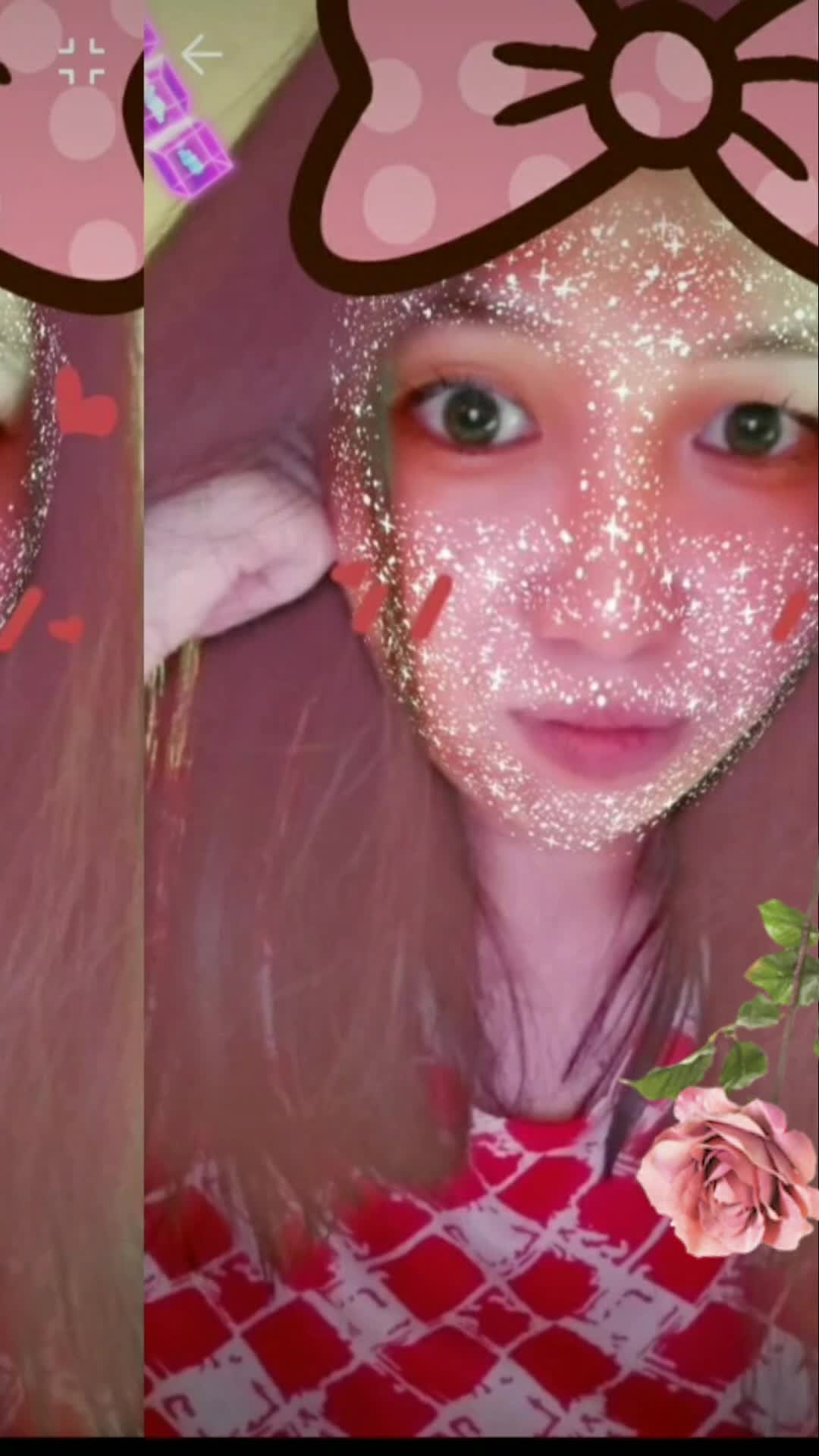 Pose cantik dulu ah 😁😁😁 tp musiknya sedih amat 😭😭