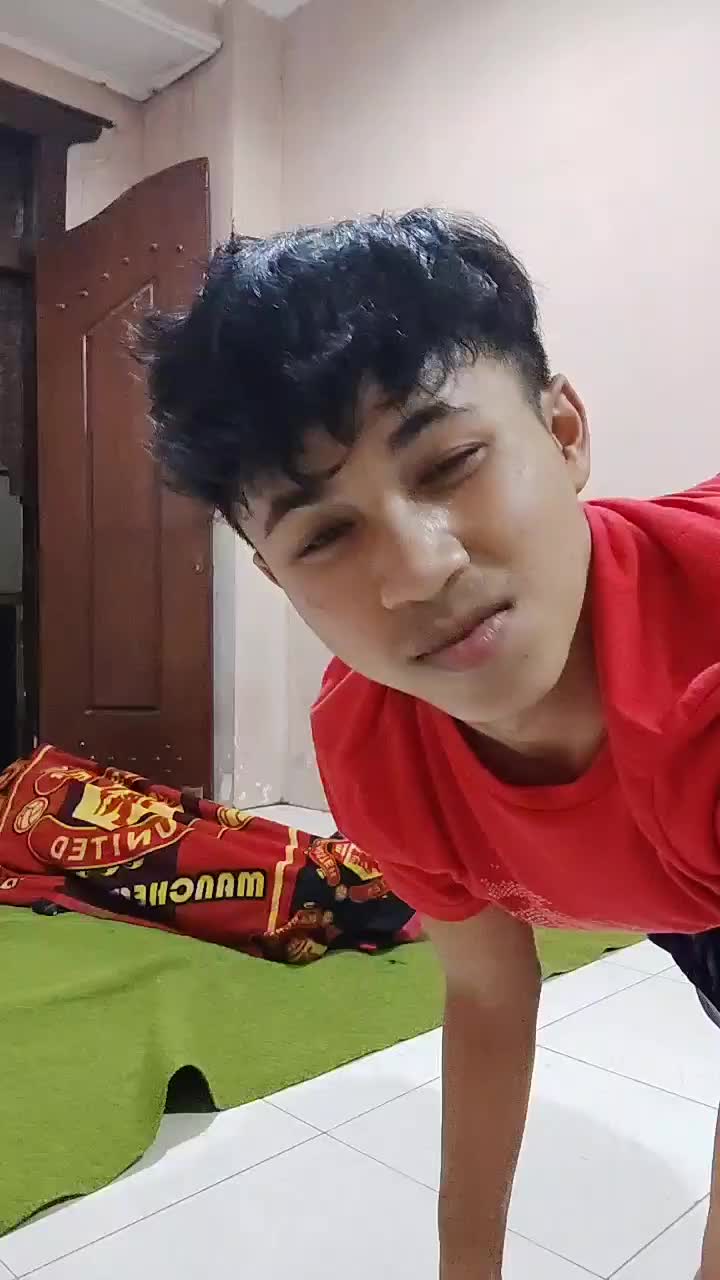 joget joget emang  Dahsyat banget, tapi di samping ada kakak sedang tidur, takut kalau bangun