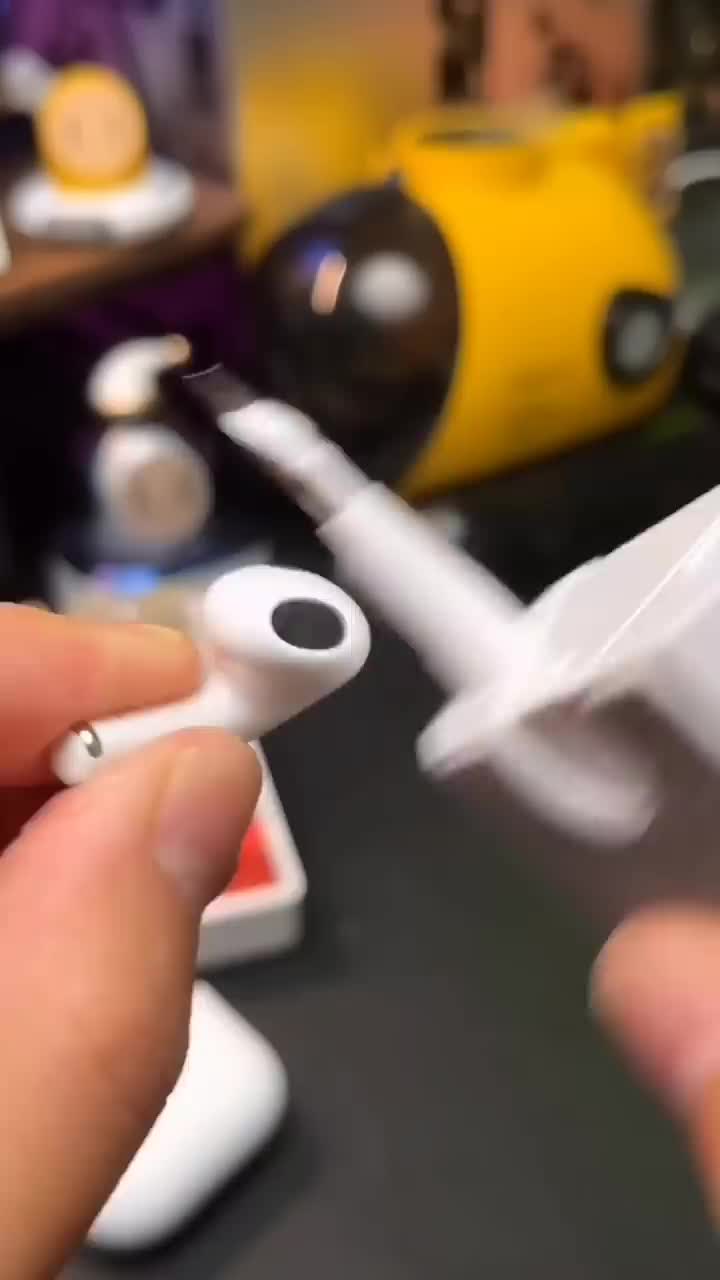 gadget cleaning
