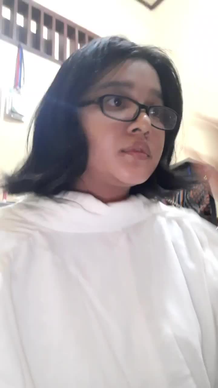 wahh,,, dedeknya nendang2 nih... nendang apaan dahh ????
