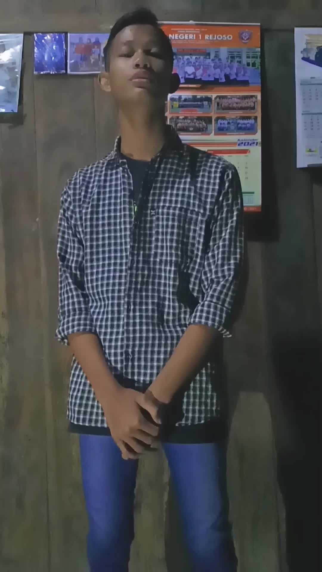 Neva Ferdiansyah/16 tahun/Nganjuk Jatim/laguSALAM TRESNO #onlineauditionrisingstarindonesiadangsut #ONLINEAUDITIONRISINGSTARINDONESIADANGDUT