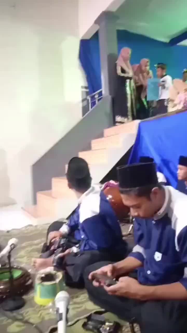 Adeknya Siapa Ini?