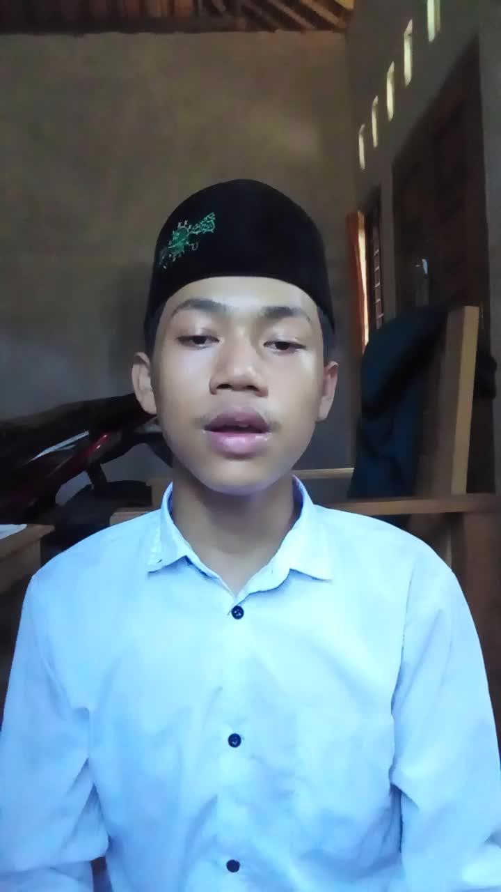 Nama: Adi Prasetiyo Umur: 17thn Asal: Pekalongan Judul: Sa'duna fiddunya Hobi: Menyanyi Pekerjaan: Pedagang