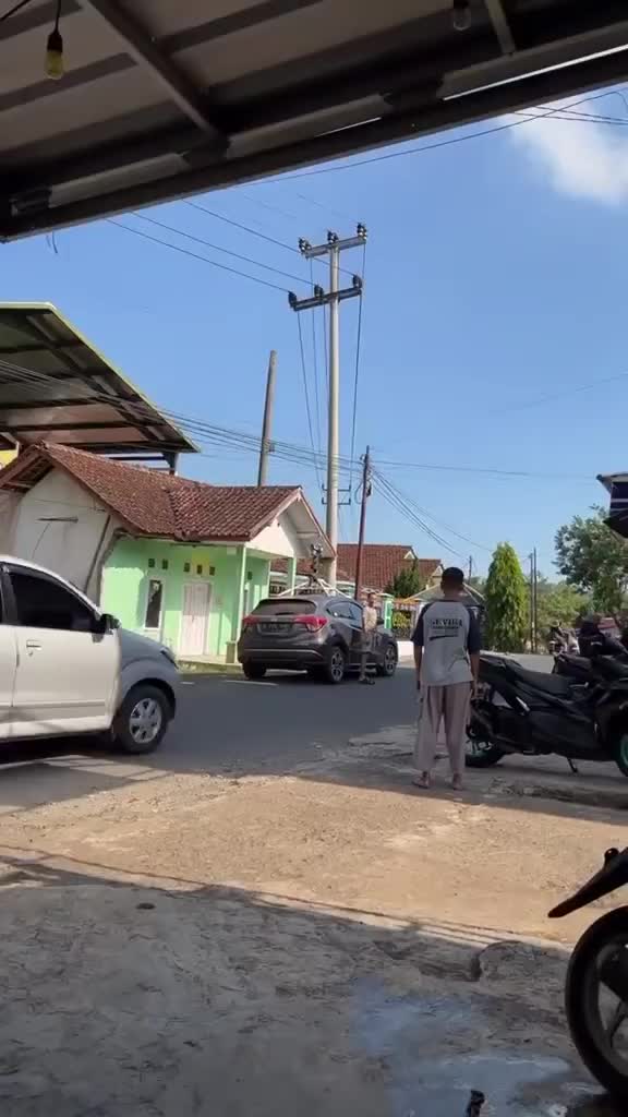 Kenapa mobil GMaps ga pake Lexus aja ya? 🤔🤭

🎥