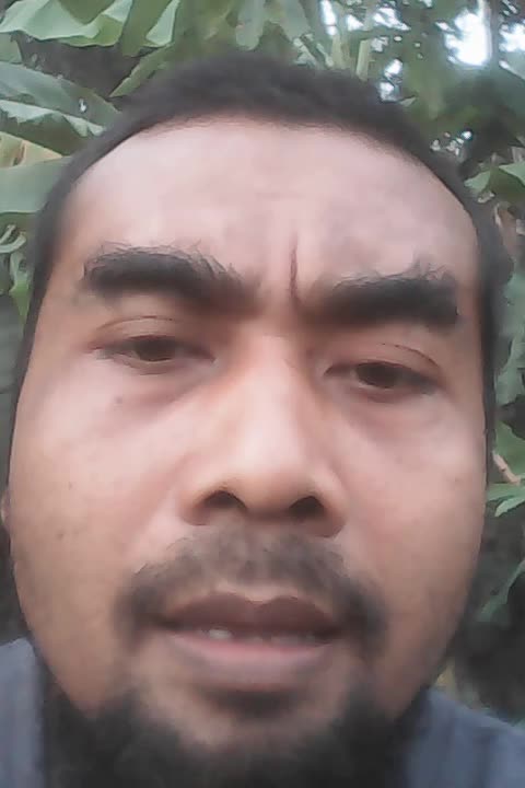 fadjar rijadi 14/9/77 kebumen jawa tengah(sudah tau aku miskin) pencari rumput.