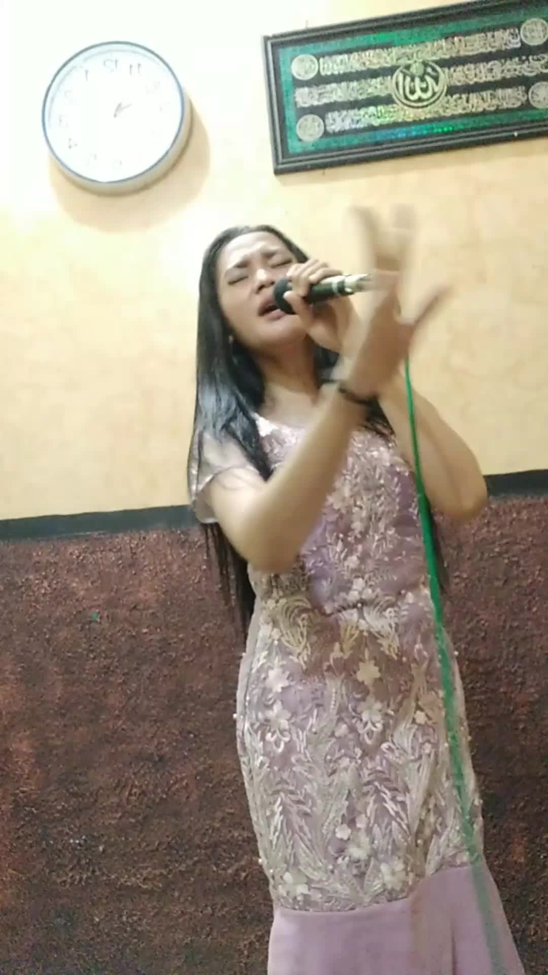 Icha Saputri_Jombang_18 tahun_Bunga"Cinta   #OnlineAuditionRisingStarIndonesiaDagdut
