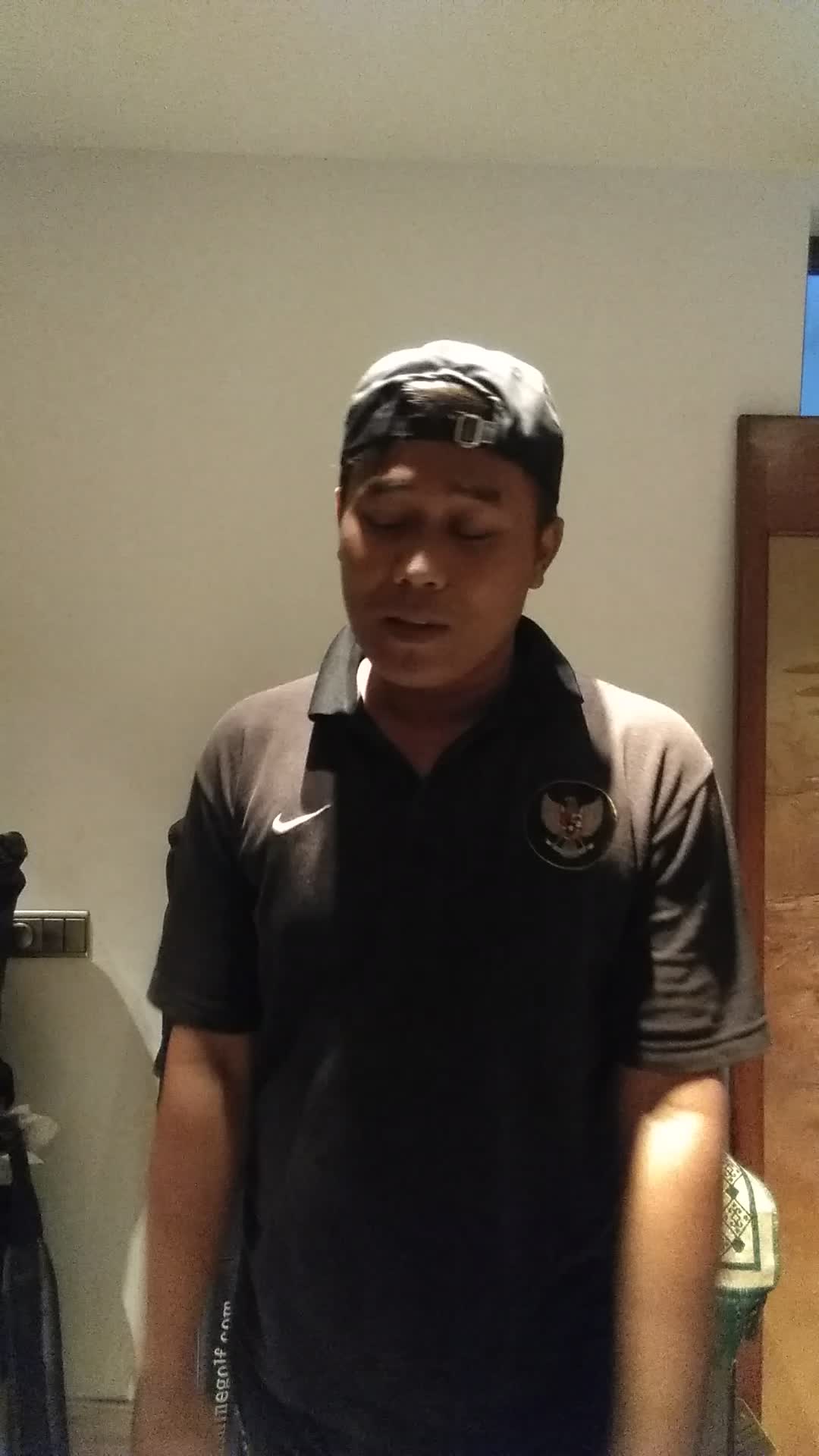 manusia impersonate kali ini menyuguhkan suara lagu dangdut jiahhh