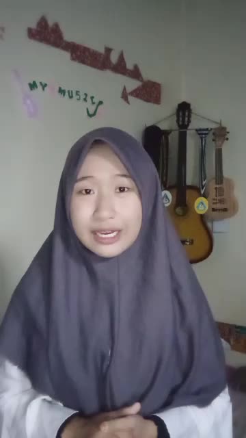 Mari awali segala sesuatu dengan "Bismillah", dan akhiri dengan "Alhamdillah". Nama : Nurlita Amaliya umur : 20 th. Judul lagu: Bis 