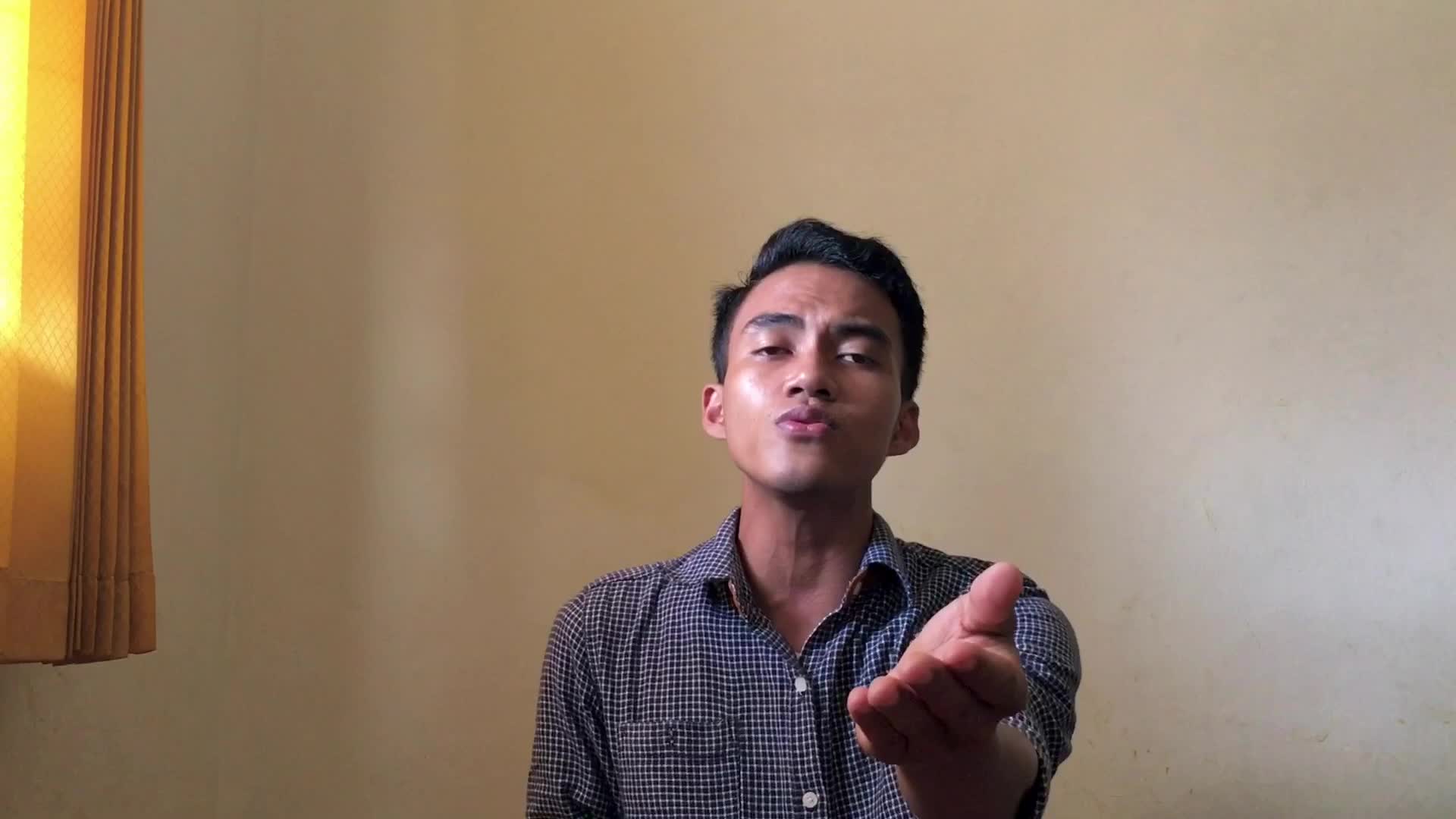 Putra dari Bali menyanyikan lagu “Menunggu - Ridho Rhoma” dalam ajang #OnlineAuditionRisingStarIndonesiaDangdut  