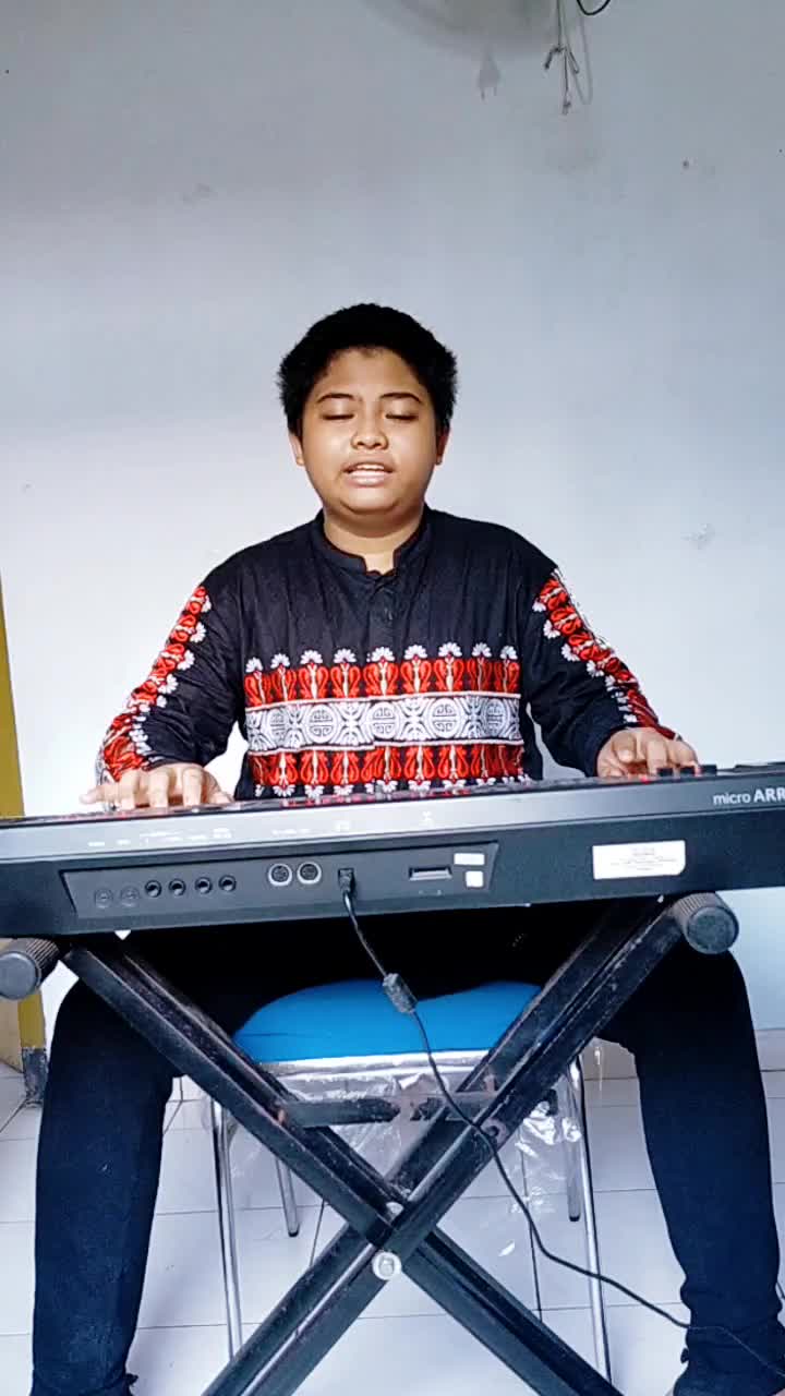 Dani Abdurrahman Althof,13 Tahun judul lagu  Cinta  Luar Biasa