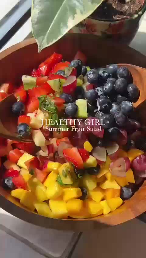 Bikin fruit salad!