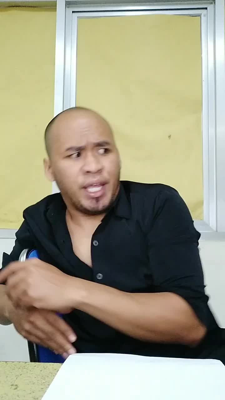 Komeng acak adul. Semua Ada Masalah. kaya ini nih, take video nya delay mulu. ampe sejam setengah saya take video.  Gak ada yang ngepas. 🙄