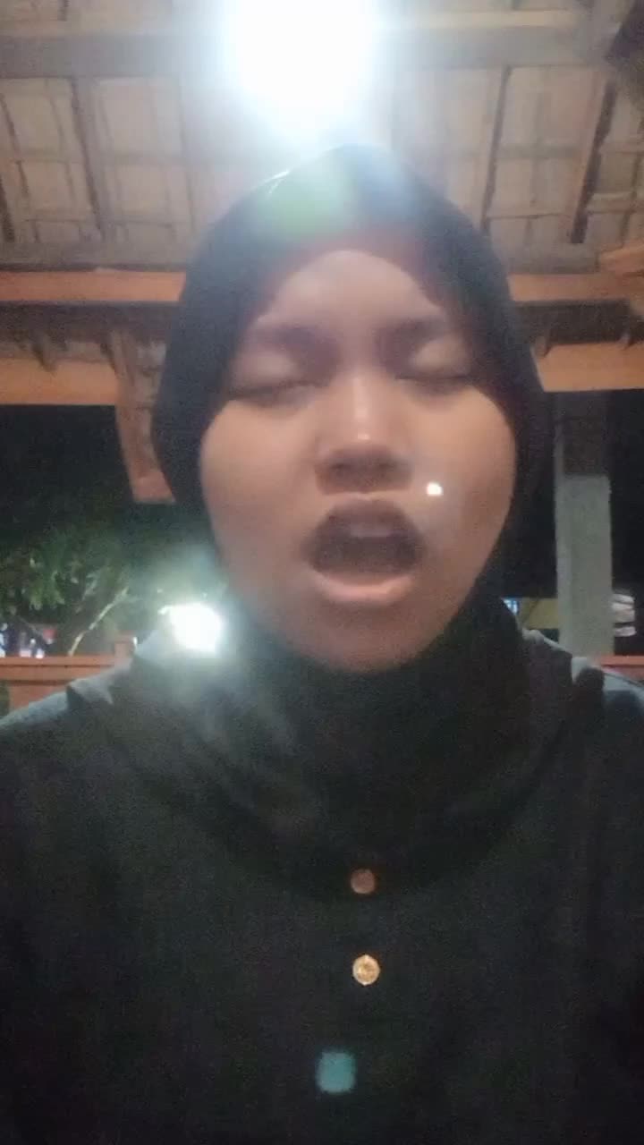 Nama:Fitrianisa Wahyu Salsabilla. Umur:16.Kota asal: Blitar. Judul lagu: Padamu ku bersujud. VoiceOfRamadhanGtv