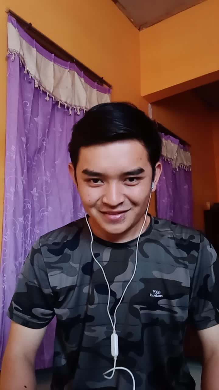 Nama : Yusuf syafaat | kota : Garut | usia : 22 | Motivasi : Ingin membanggakan kedua orang tua dan ingin mengharumkan nama daerah 