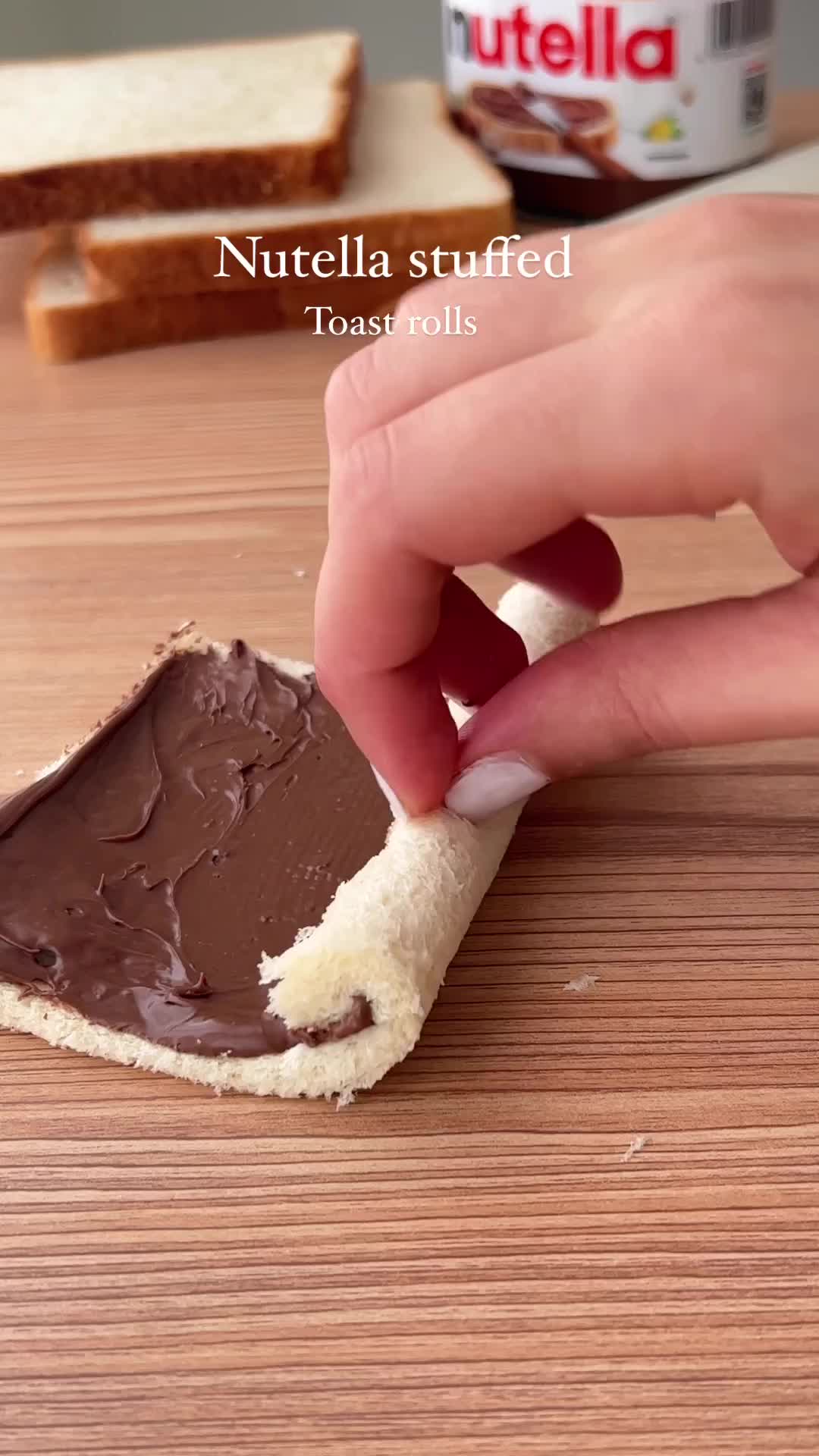 Tutorial bikin Nutella Stuffed Toast Roll