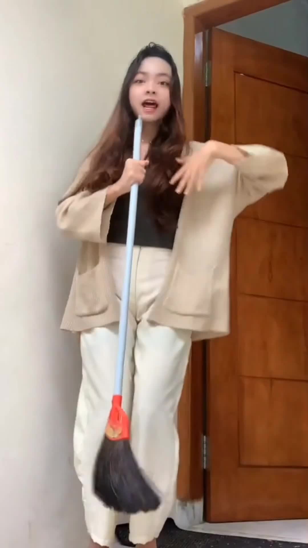 Albina Angelica_Takhlukkan duniaa, jadilah bintaaang ✨