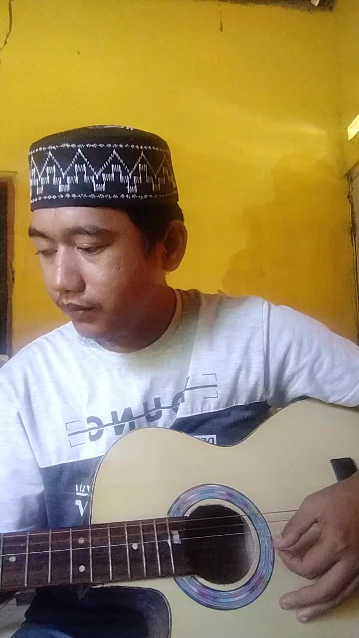 ini adalah lagu ciptaan saya sendiri judulnya... KUPIKIR KAU AKAN SETIA PADAKU