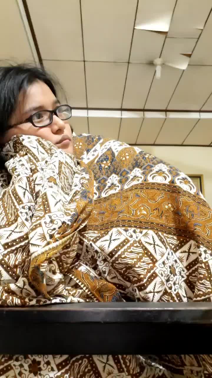 tuh kan ngambek si Andin jadinya