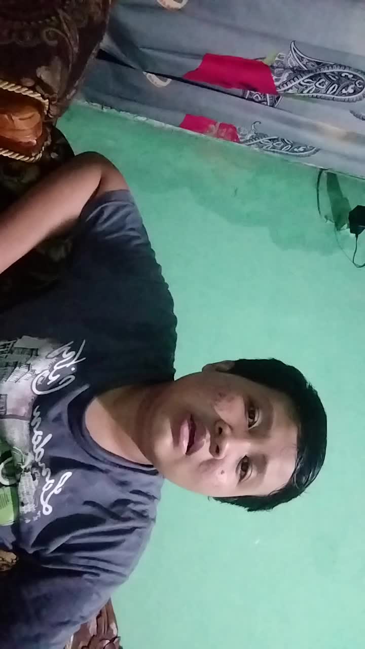asalamualaikum kenalin nama saya pudji saya bernyanyi lagu Hadroh atau lagu solo yang berjudul nabiyil Huda 