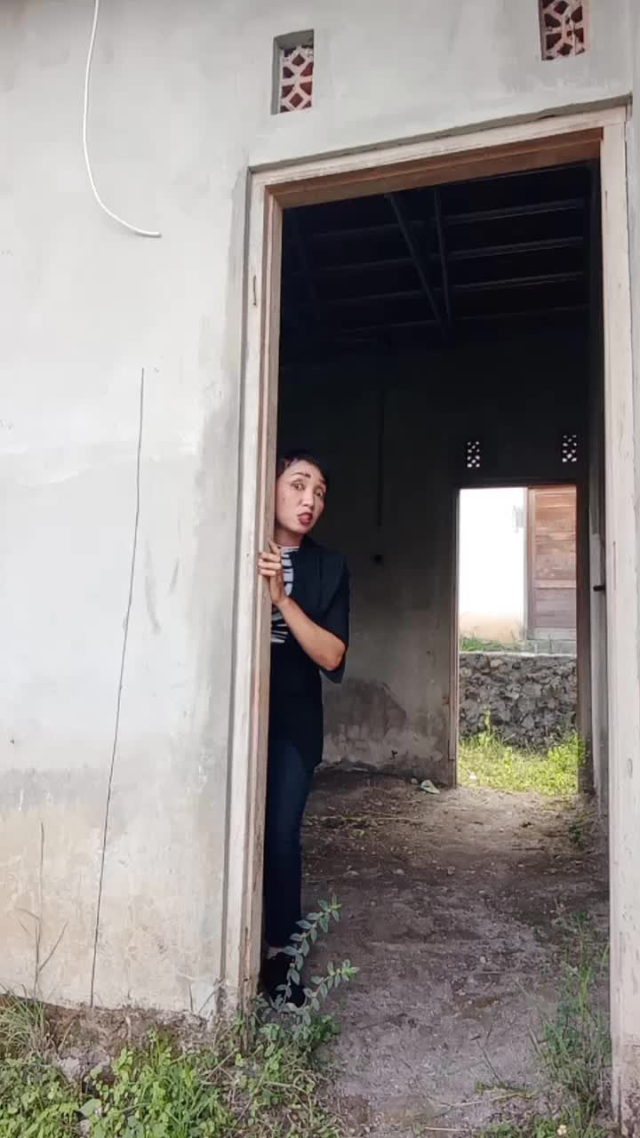 NGIKUTIN SAYA YA??? 