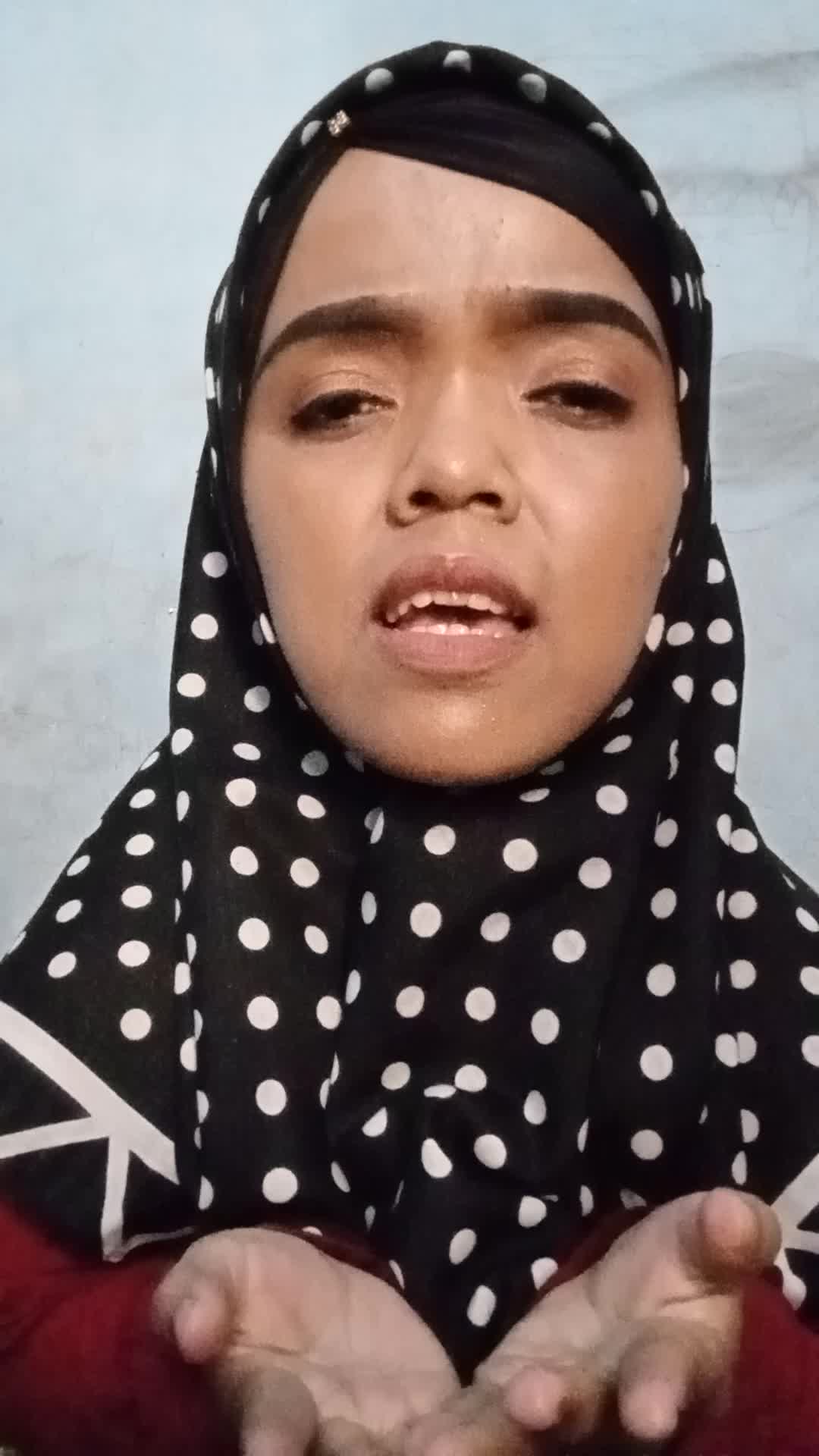 Nama : Asti Yuniarti / ( Asti cilik ) Usia : 29thn Asal : Bandung Judul Lagu : Bil Qur'anani Saamdi 