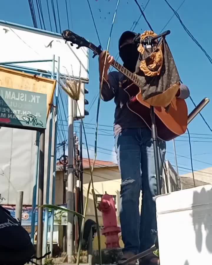 XFI2021 SOLO , Nama: yosep adi gumelar, Umur :27tahun , Kota asal :Cirebon , Lagu yang dibawakan : tak pernah padam, Pekerjaan : Pengamen 