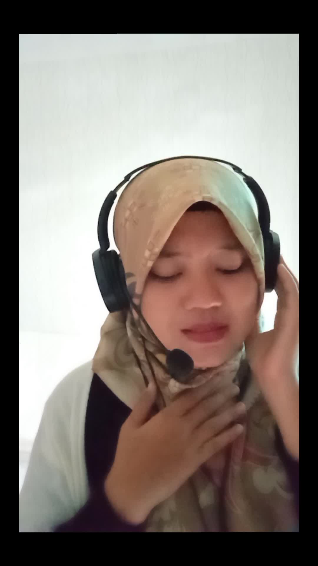 separuh aku (Noah) cover by Annisa D. mohon dukungannya ya teman teman 
