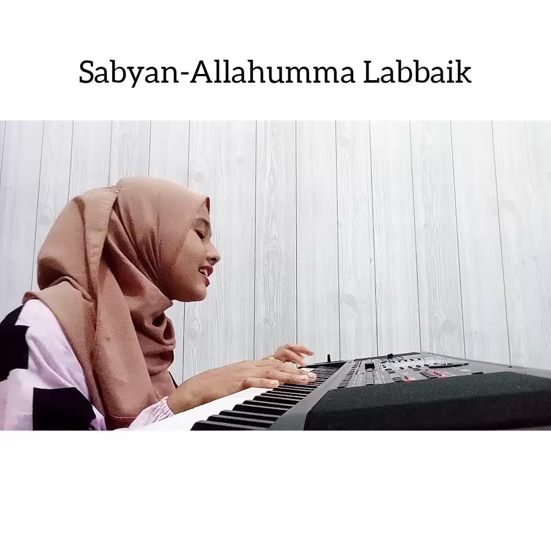 Nama: Haura Zahra_Umur:17 tahun_Kota asal: Jakarta_Judul lagu:Allahumma Labbaik