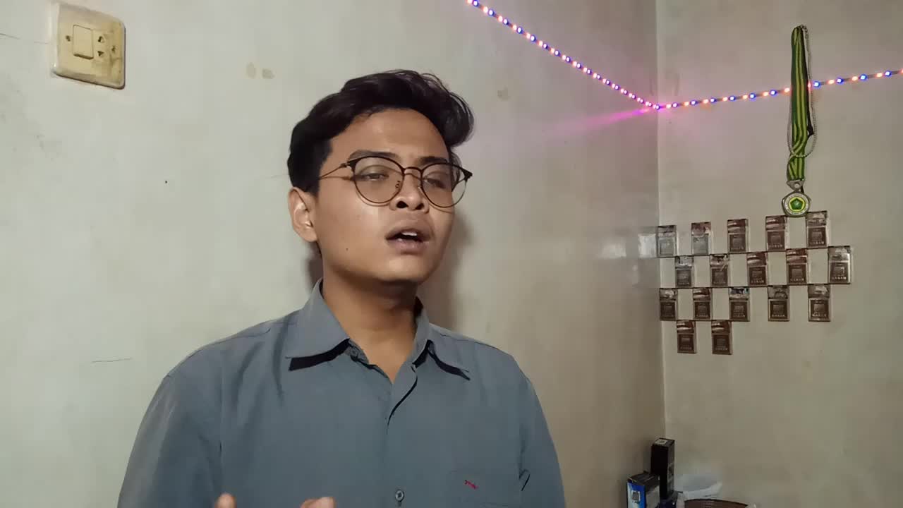 Moch Aulia Hudalloh,(ROUHI FIDAK), 17 tahun, Subang. Jawa Barat, Motivasi: ingin membanggakan orang tua dengan bakat yang saya miliki.