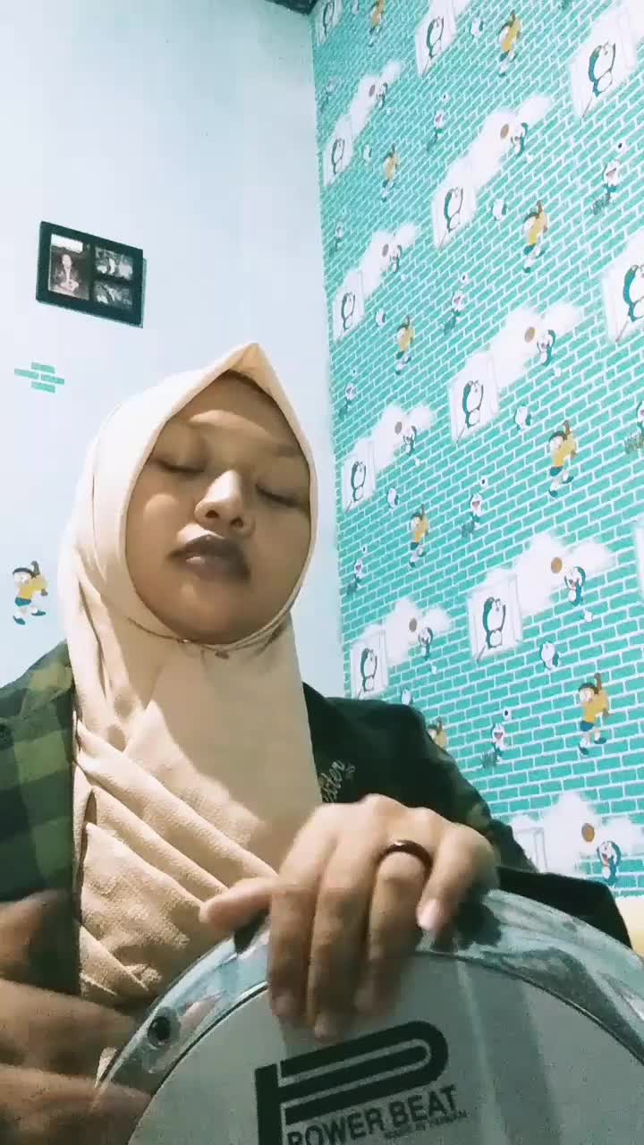 Arista, 16/10/1994, 26th, Yogyakarta, Ibu Rumah Tangga, Hobi Bersholawat, motivasi karena ingin mendapat Syafa'at Rosululloh SAW:) 