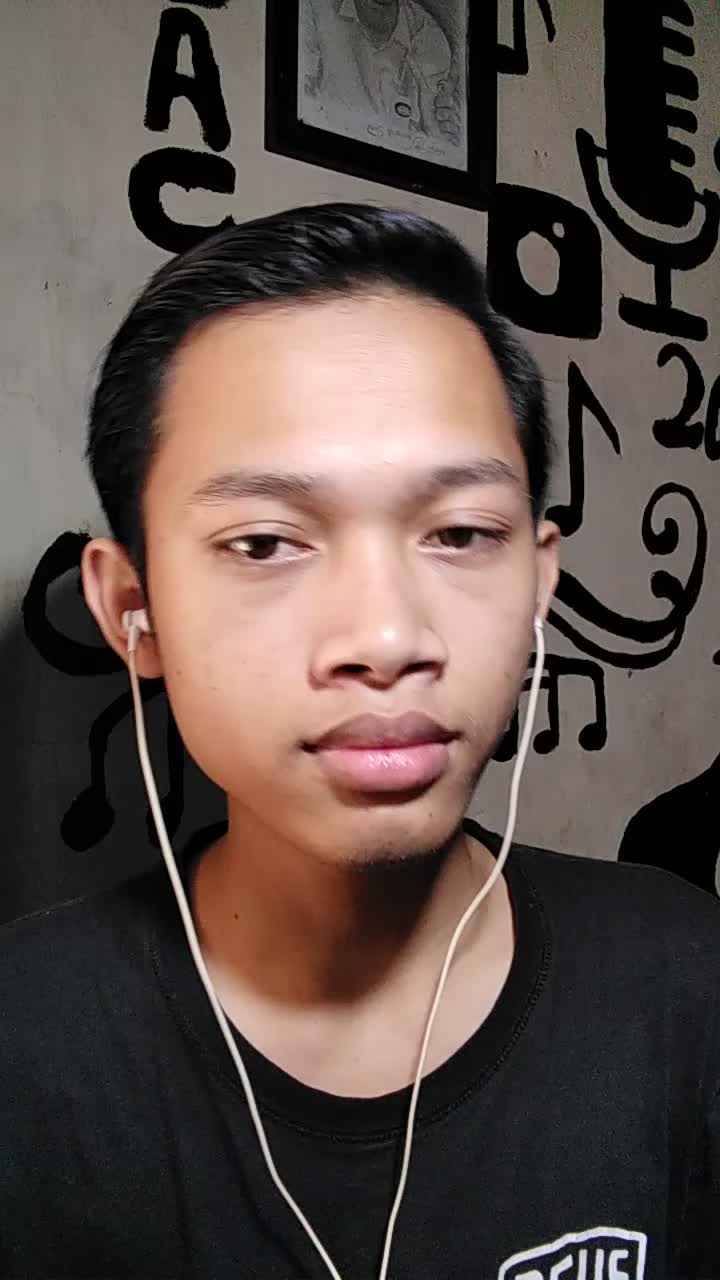 nama:alpin adkia rahmat_19 tahun_Cianjur_judul lagu kulul qulub