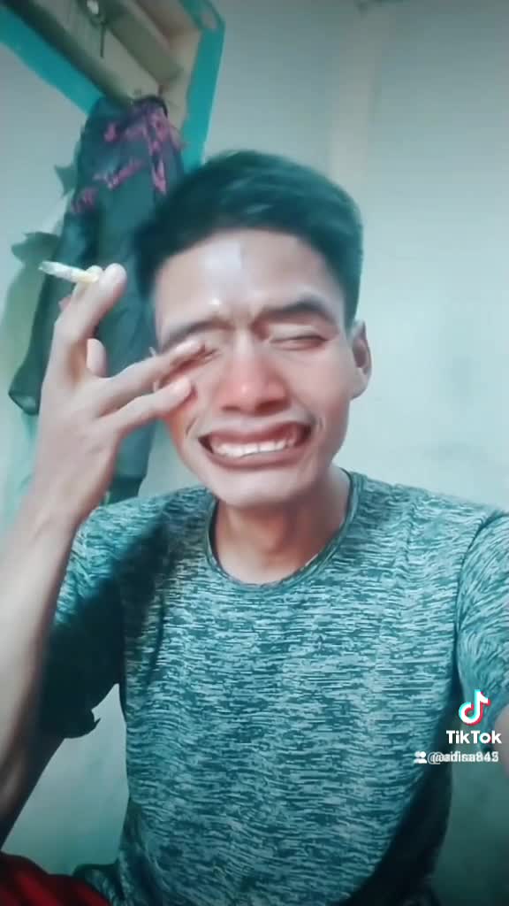 kumenangis dan tertawa😂😂